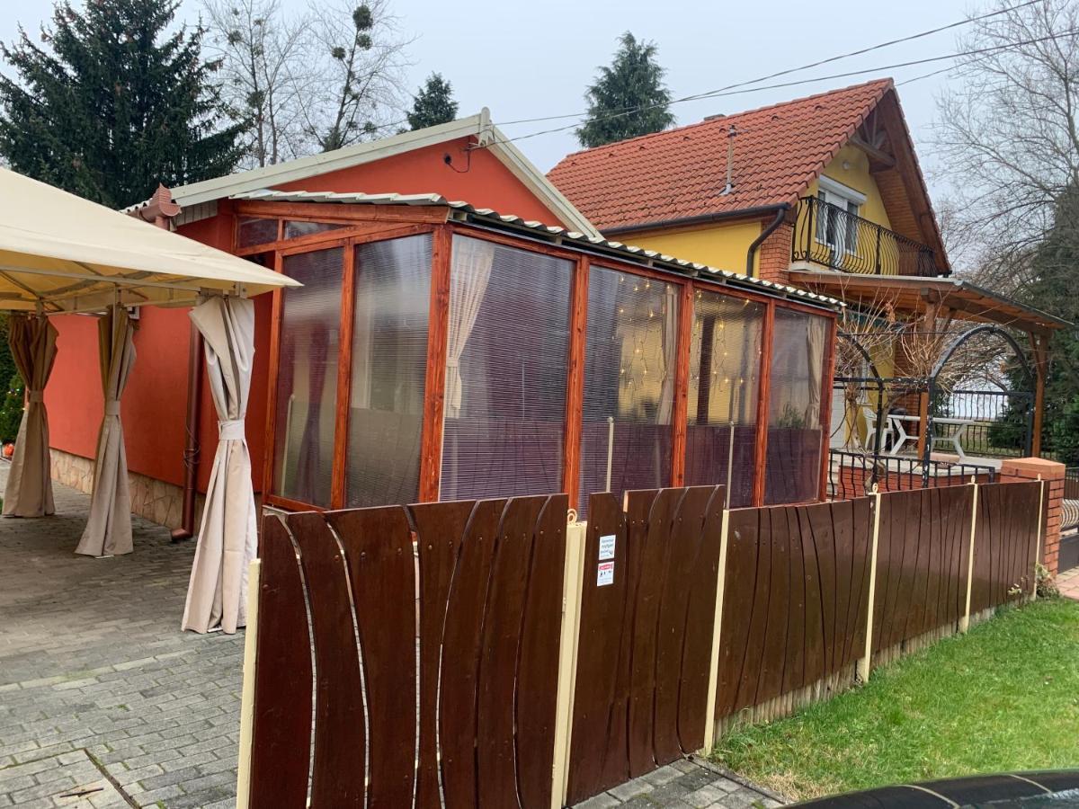 Gunarasi villa jacuzzival Dombóvár Esterno foto
