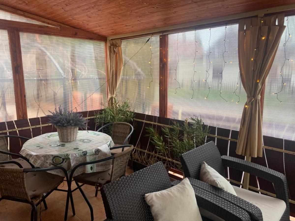 Gunarasi villa jacuzzival Dombóvár Esterno foto