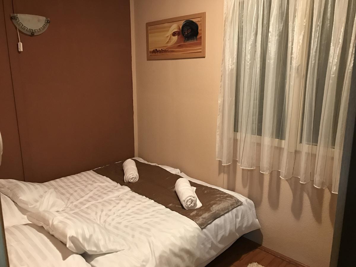 Gunarasi villa jacuzzival Dombóvár Esterno foto