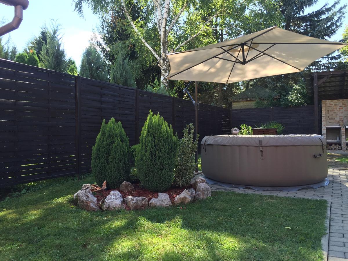 Gunarasi villa jacuzzival Dombóvár Esterno foto