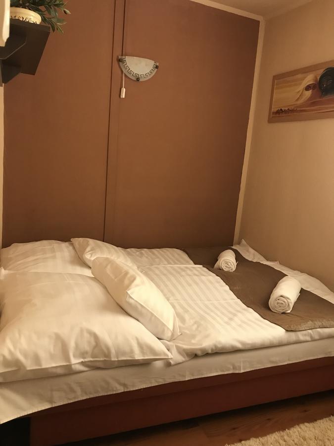 Gunarasi villa jacuzzival Dombóvár Esterno foto